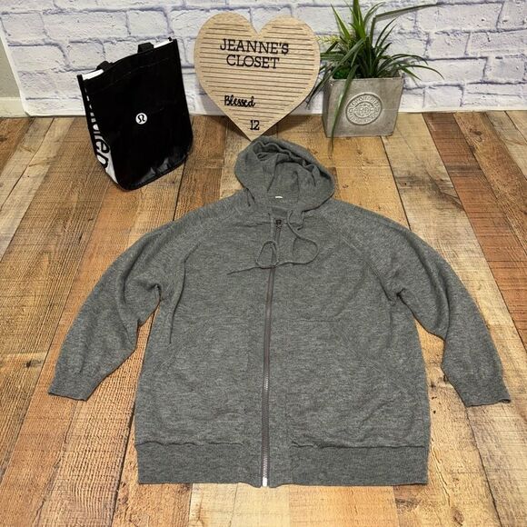 Lululemon Om On Hoodie
Heathered Grey - Picture 1 of 13